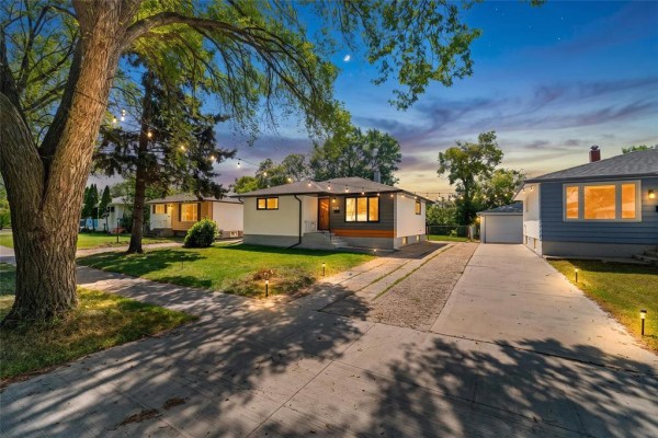 Eat in kitchen - 728 Kildare Avenue, Winnipeg, MB R2C2C3 Photo 3