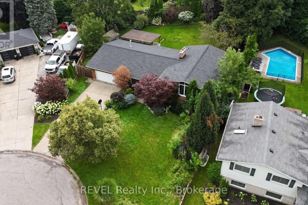 7285 Rolling Acres Crescent, Niagara Falls, ON L2J1E5 Photo 2