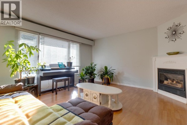 Dining room - 7287 Aldeen Road, Prince George, BC V2N5P8 Photo 2