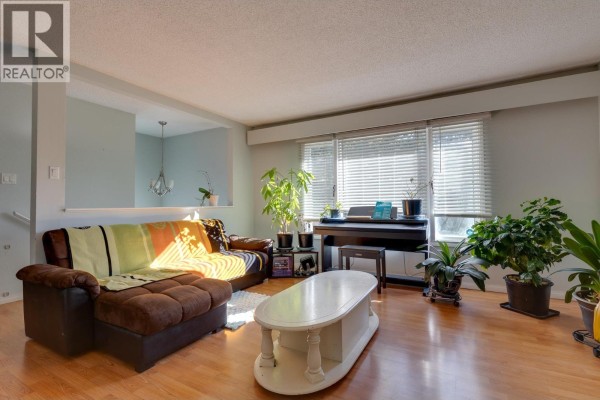 Living room - 7287 Aldeen Road, Prince George, BC V2N5P8 Photo 3