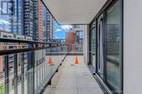 729 - 36 Via Bagnato, Toronto, ON, photo 2