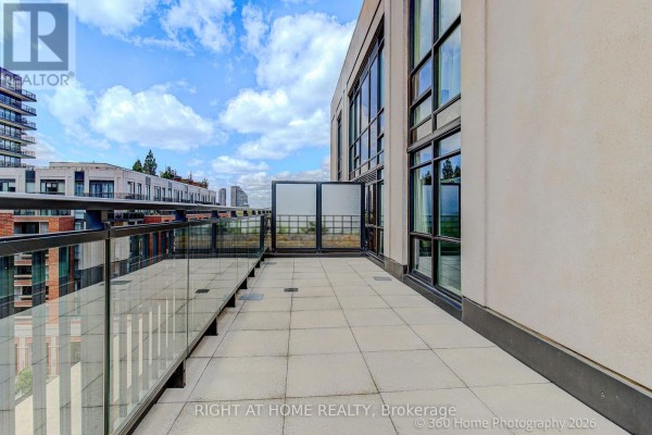 729 - 36 Via Bagnato, Toronto, ON, photo 3
