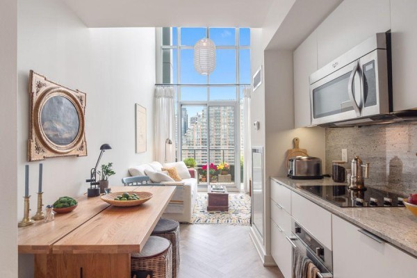 Kitchen - 729 - 5 Hanna Avenue, Toronto, ON M6K0B3 Photo 3