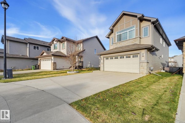 Kitchen - 729 175a St Sw, Edmonton, AB T6W2G5 Photo 3