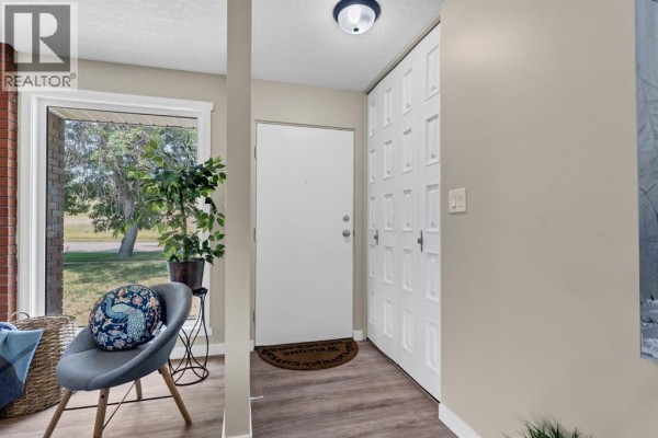 Dining room - 729 3 Street Nw, Medicine Hat, AB T1A7P6 Photo 3