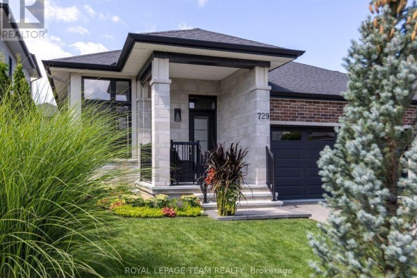 729 Carnelian Crescent, Ottawa, ON, photo 2