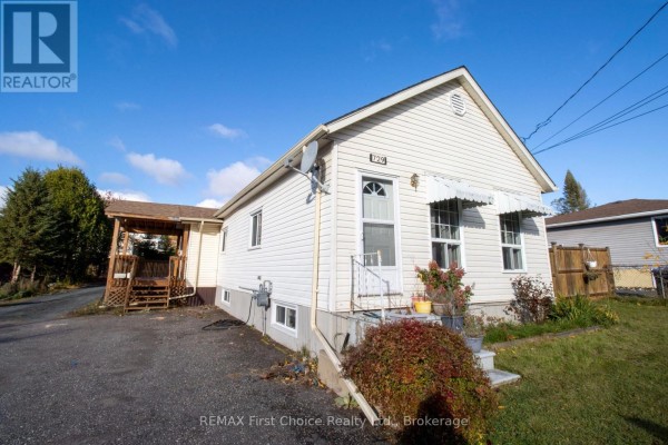 729 Hodder Avenue, Thunder Bay