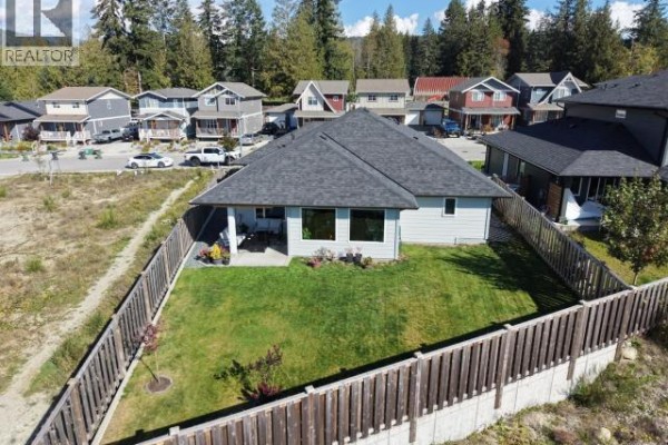 Living room - 7295 Edgehill Crescent, Powell River, BC V8A0V8 Photo 2