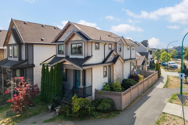 7299 194a Street, Surrey, BC V4N6K1 Photo 2