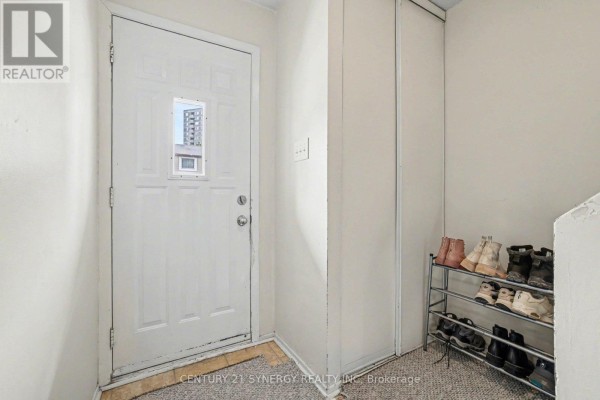 Primary Bedroom - 1239 Bowmount Street, Ottawa, ON K1J8T4 Photo 3