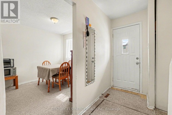 Bedroom 3 - 1239 Bowmount Street, Ottawa, ON K1J8T4 Photo 4