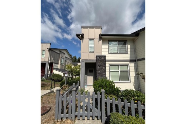 73 15665 Mountain View Drive, Surrey, BC V3Z0W8 Photo 2