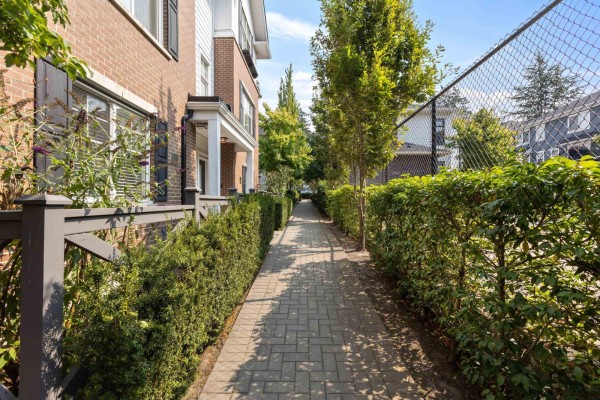 73 16458 23a Avenue, Surrey, BC V3Z0L9 Photo 3