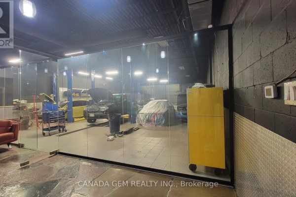 73 Alness Street, Toronto, ON M3J2H2 Photo 2