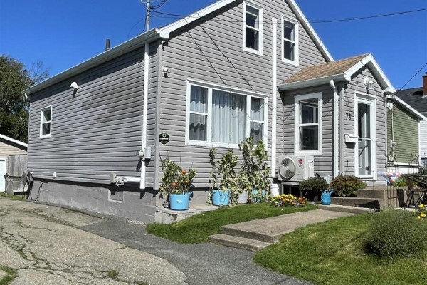 Dining nook - 73 Brown Street, Sydney, NS B1S2M6 Photo 2