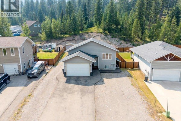 Bedroom - 73 Deerborne Drive, Elkford, BC V0B1H0 Photo 2