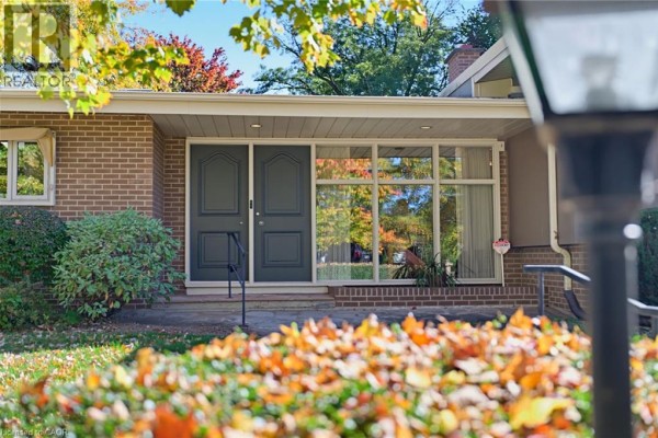 Family room - 73 Grant Boulevard, Dundas, ON L9H4L9 Photo 2