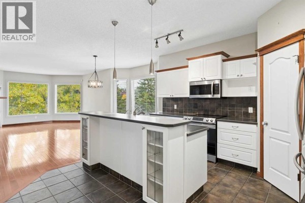 Living room - 73 Hampstead Green Nw, Calgary, AB T3A6H1 Photo 3