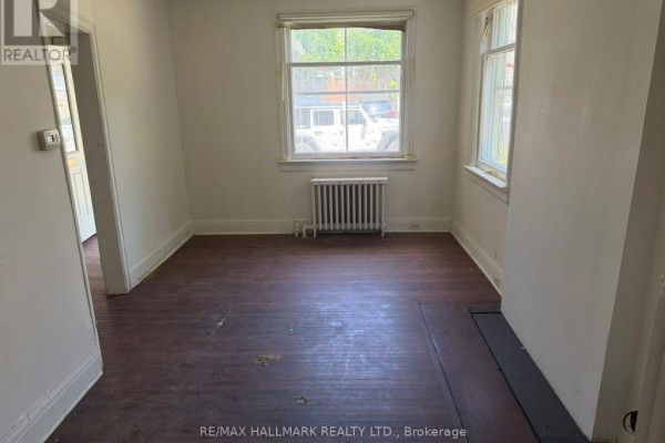 73 Hocken Avenue, Toronto, ON M6G2K1 Photo 5