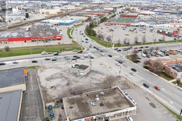 73 Kennedy Road S, Brampton, ON, photo 2