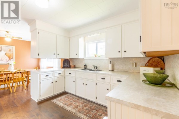73 King Street, Yarmouth, NS, photo 3