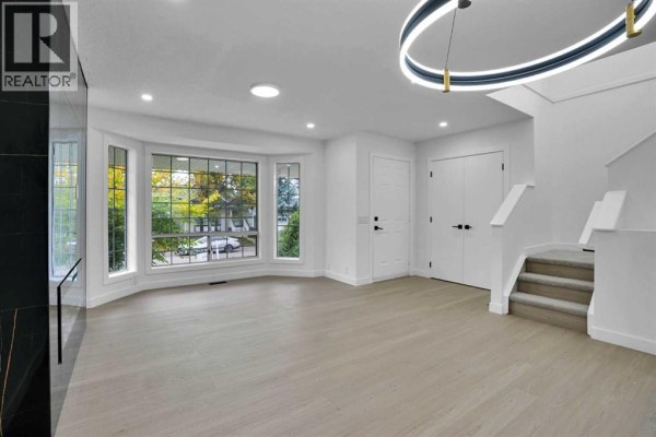 Foyer - 73 Martinridge Crescent Ne, Calgary, AB T3J3M4 Photo 3