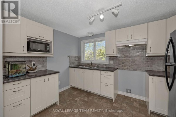 Laundry room - 73 Southpark Drive, Ottawa, ON K1B3B5 Photo 3