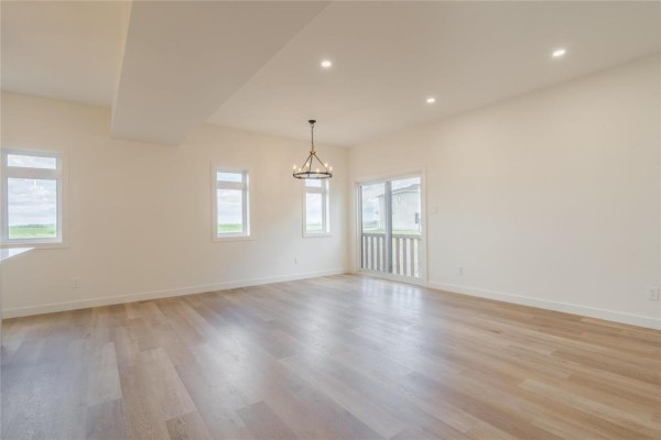 Kitchen - 73 Wild Plum Lane, Steinbach, MB R5G1M5 Photo 5