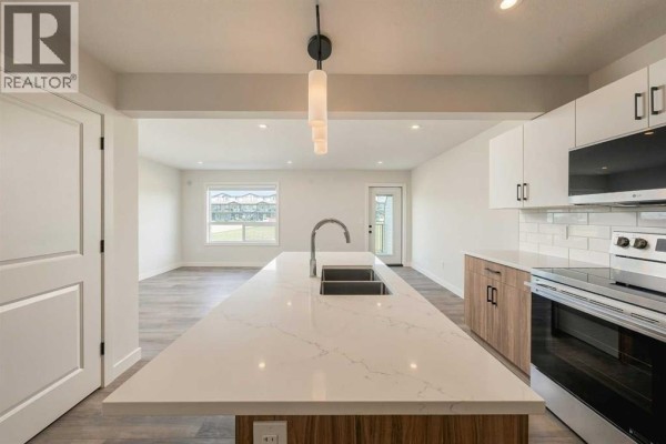 2pc Bathroom - 73 Willow Road, Blackfalds, AB T4M0J2 Photo 4