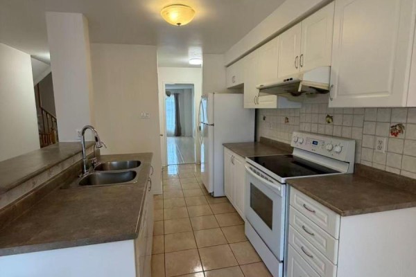 730 Castlemore Avenue, Markham, ON L6E1M9 Photo 5