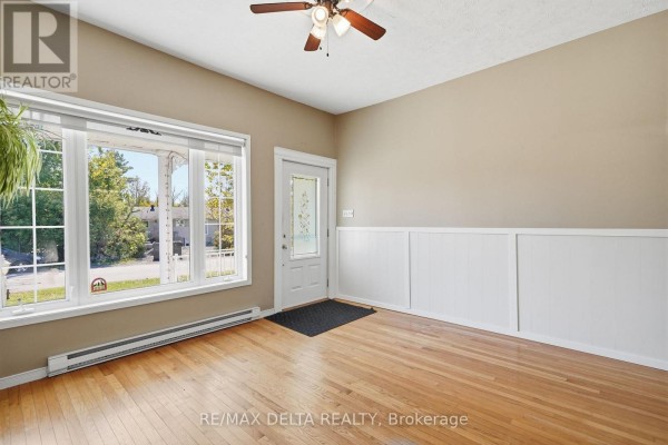 Living room - 730 Gerard Street, Alfred And Plantagenet, ON K0B1L0 Photo 4