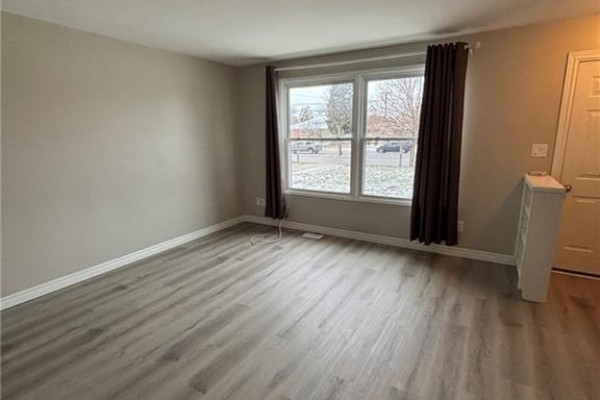 730 N Indian Road N, Sarnia, ON N7T7H1 Photo 4