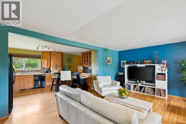 Den - 7304 5 Street Sw, Calgary, AB T2V1B1 Photo 5
