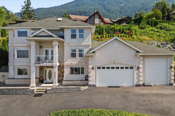7304 Mount Thurston Drive, Eastern Hillsides, Chilliwack