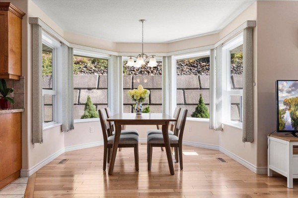 Dining room - 7304 Mount Thurston Drive, Eastern Hillsides, Chilliwack, BC V4Z0A3 Photo 5