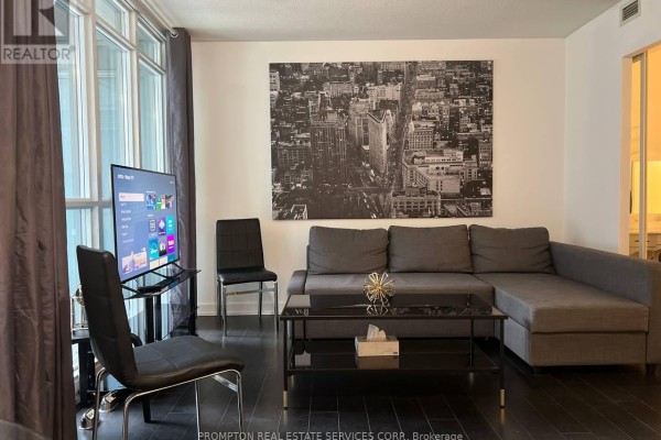 731 - 15 Iceboat Terrace, Toronto
