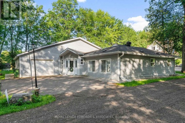 Family room - 731 Francie Lane, Laurentian Valley, ON K8A6W2 Photo 2
