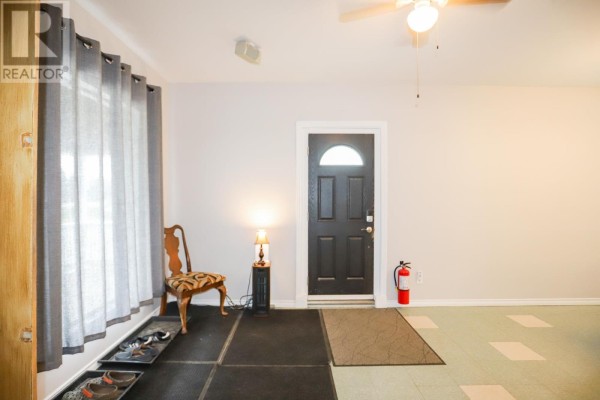 Living room - 731 Highway 17 N, Aweres Twp, ON P6A5K7 Photo 4