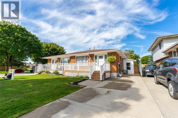 731 Hillary Street, Sarnia, ON, photo 2