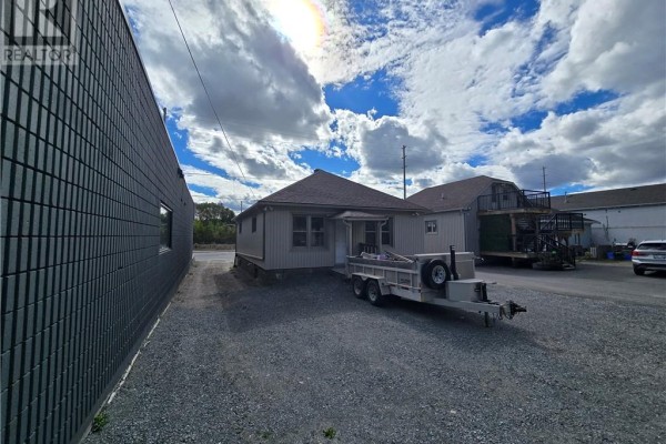 731 Lorne Street, Sudbury, ON P3C4R5 Photo 2