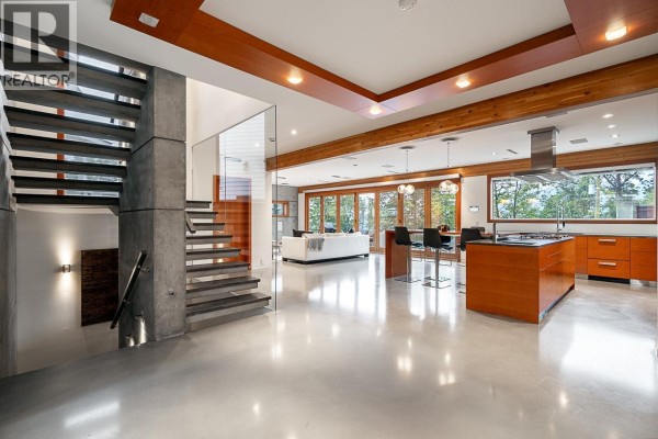 7317 Barnet Road, Burnaby, BC, photo 2