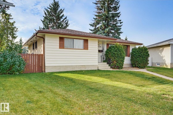Dining room - 7319 150 Av Nw, Edmonton, AB T5C2X9 Photo 2