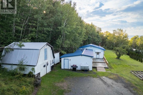 Living room - 732 Highway 1, Deep Brook, NS B0S1J0 Photo 4