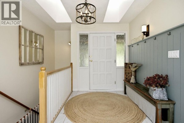 7321 Redrooffs Road, Sechelt, BC, photo 2