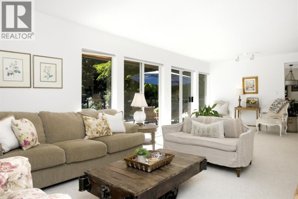 7321 Redrooffs Road, Sechelt, BC V7Z0T3 Photo 5