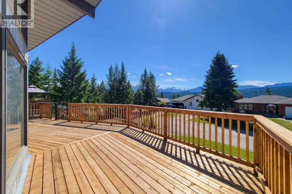 4pc Bathroom - 7326 Glacier Drive, Radium Hot Springs, BC V0A1M0 Photo 4