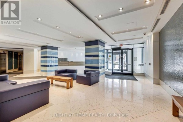 734 - 600 Fleet Street, Toronto, ON M5V1B7 Photo 2