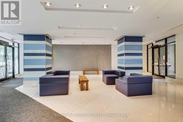 734 - 600 Fleet Street, Toronto, ON M5V1B7 Photo 3