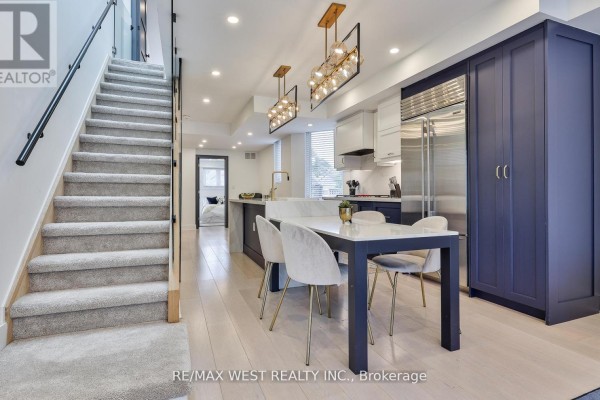 Kitchen - 734 Shaw Street, Toronto, ON M6G3L7 Photo 3