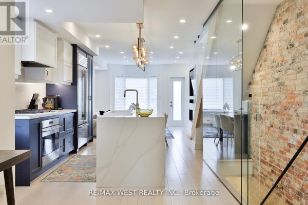 Bedroom - 734 Shaw Street, Toronto, ON M6G3L7 Photo 4